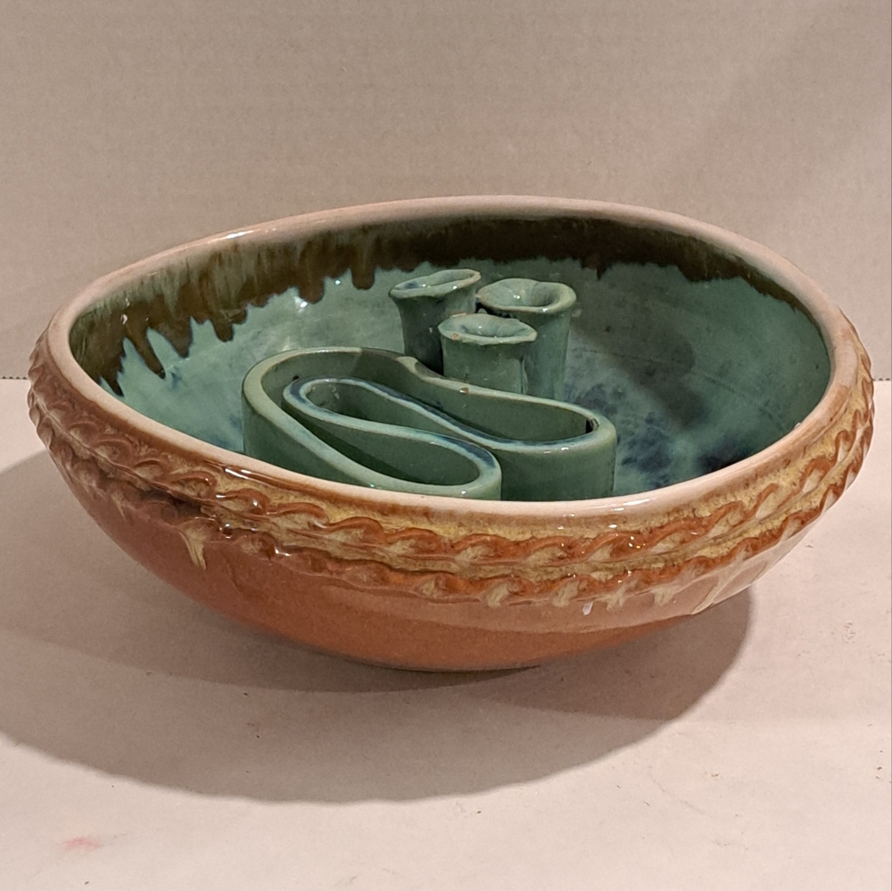 Vintage ceramic green ikebana vase, green flower vase. Made in Hungary.
